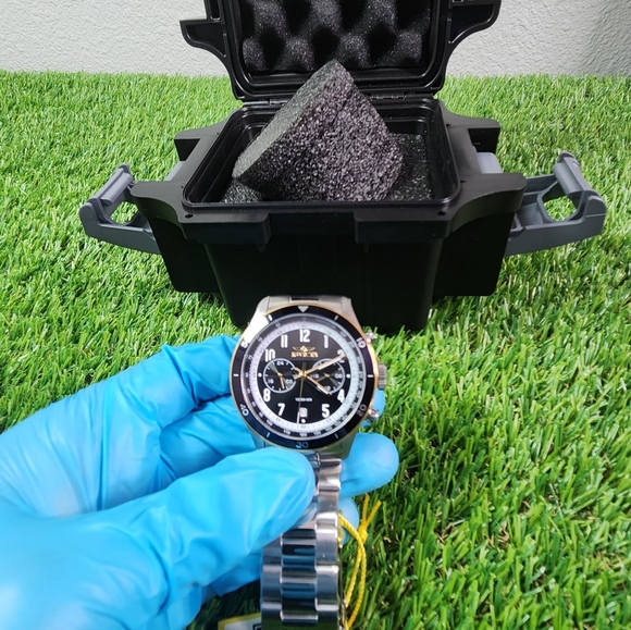 Invicta Speedway 46mm Stainless Steel Case and Band with Black Dial Men's... - Picture 6 of 9